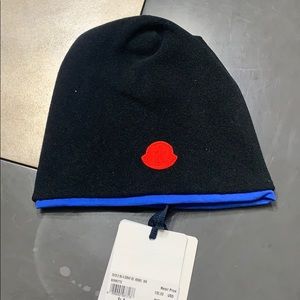 Moncler kids hat size S (reversible)